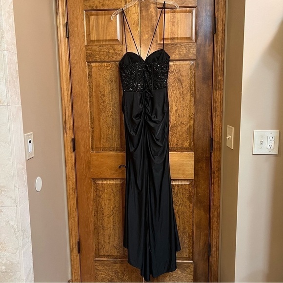 Corset Gown Sequin Bodice Mermaid‎ Train Slit Blk See measurements EUC 
💥SALE💥 - Picture 4 of 9
